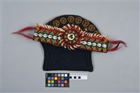 藏品(男子珠繡山羌牙頭目帽)的圖片